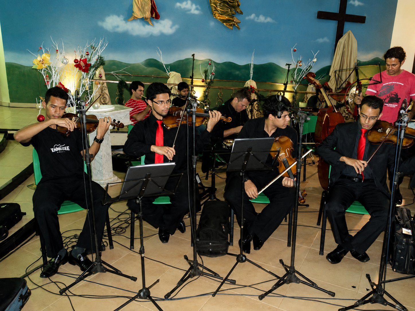 Orquestra de cordas do Musicale em apresentação