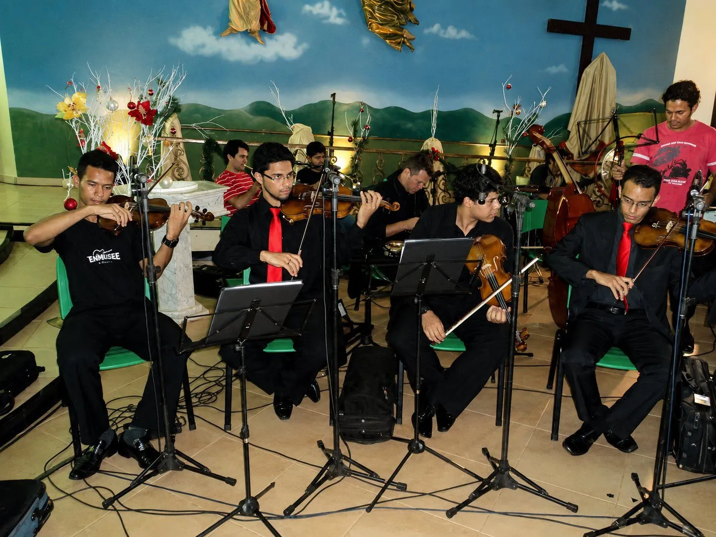 Orquestra de cordas do Musicale em apresentação